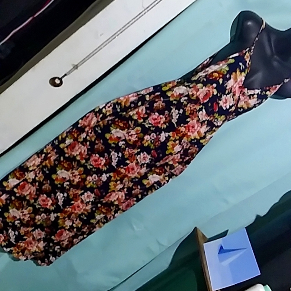HECTIK LONG DRESS TIE AROUND WAIST SIZES MEDIUM